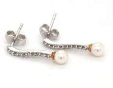 14kt White gold diamond bar pearl dangle earrings