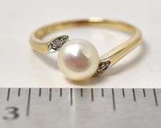 Simply Beautiful 14K Yellow Gold Pearl and Diamond Ring