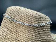 .925 Italian Sterling Silver Figure Eight Bracelet in 7 inches