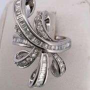 CERTIFIED BRAND NEW 18K WHITE GOLD DIAMOND RING