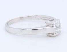 18kt White Gold approximate 0.25ctw Princess Cut Invisible Set Ring