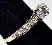 Stunning 14K White Gold Diamond Ring
