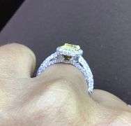 18K White Gold Natural Diamond Engagement Ring