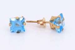 2 Pairs of Blue Topaz and Peridot 14kt Yellow Gold Stud Earrings