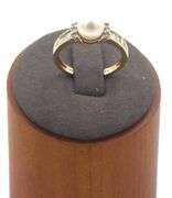 10kt Yellow gold 7mm pearl and diamond baguette ring