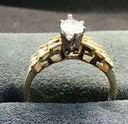 Fascfascinating 14K Yellow Gold Engagement Ring with Marquise Natural Diamond
