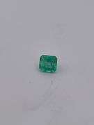 CERTIFIED 0.87 CARAT NATURAL GREEN EMERALD