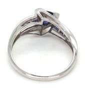 10kt White gold synthetic sapphire ring
