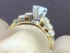 Fascfascinating 14K Yellow Gold Engagement Ring with Marquise Natural Diamond