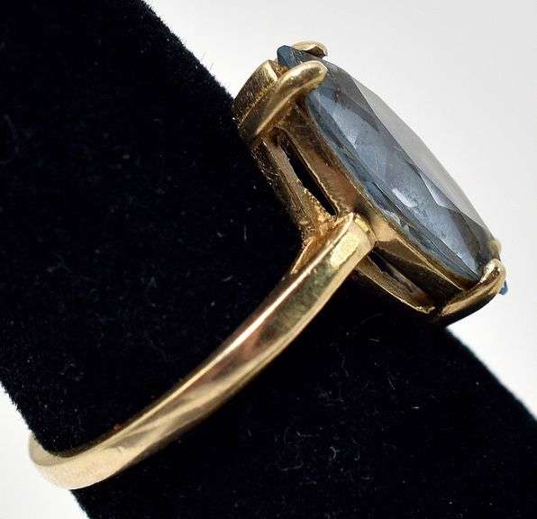 Enchanting 10k Yellow Gold Blue Topaz Gemstone Ring