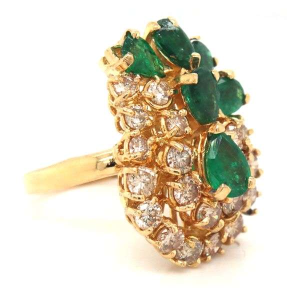 18kt Yellow gold 2.25ctw Emerald and top light brown diamond ring