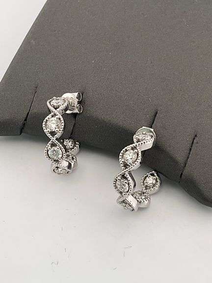 CERTIFIED BRAND NEW 18K WHITE GOLD DIAMOND EARRINGS