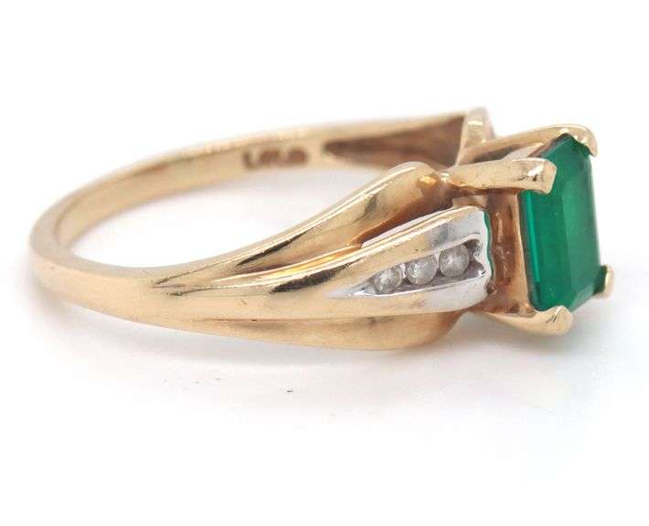 10kt Yellow gold synthetic emerald cut Emerald ring