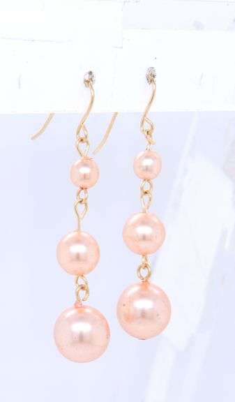 14kt Yellow gold Graduted pink pearl dangle earrings