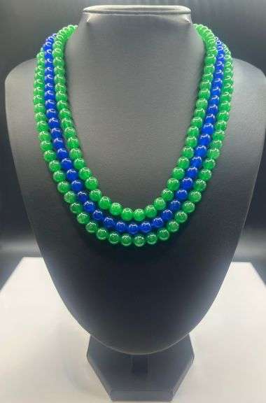 Beautiful Mined From The Earth 670 Ctw Natural Emerald and Blue Sapphire Necklace
