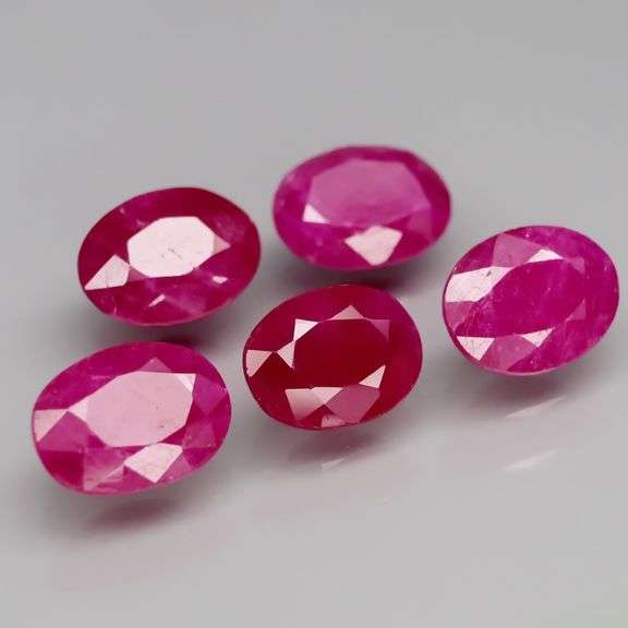 Collectors 7.28ct PIGEONS BLOOD Ruby set from Mozambique!!!