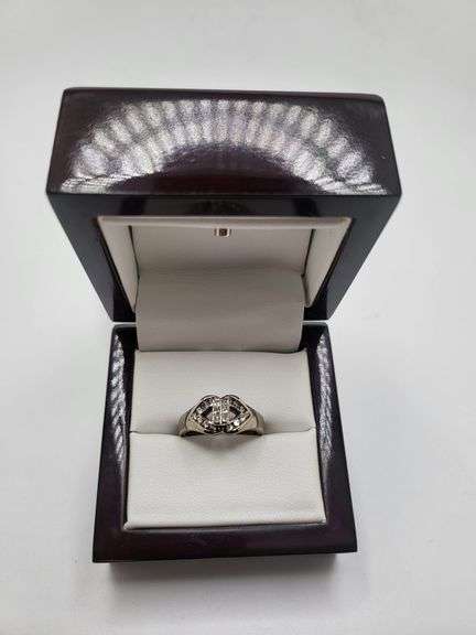 14k white gold diamond wedding band, size 6.5 -4.8 gr