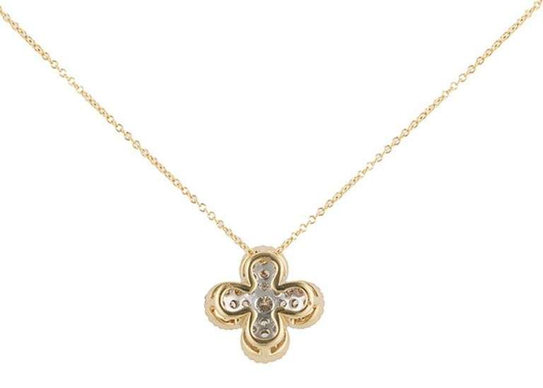New 0.91ctw Diamond Cluster Clover Pendant Necklace in 14K