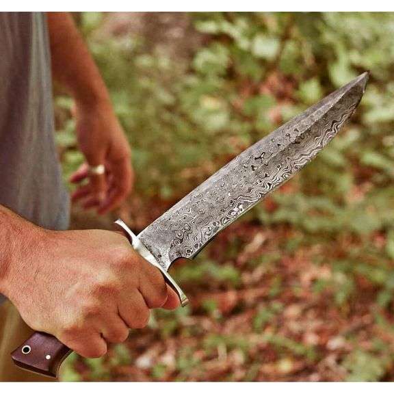 14″ Damascus Steel Hunting Knife Walnut Handle