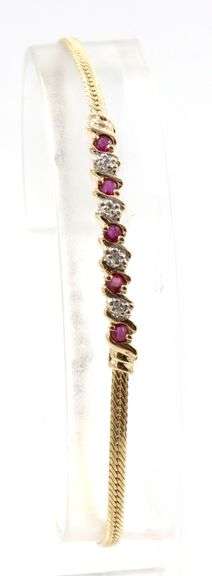 14kt Yellow gold Ruby and diamond bar bracelet