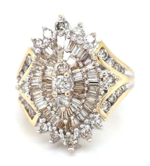 14kt Yellow gold 1.50ctw baguette and round diamond cluster ring
