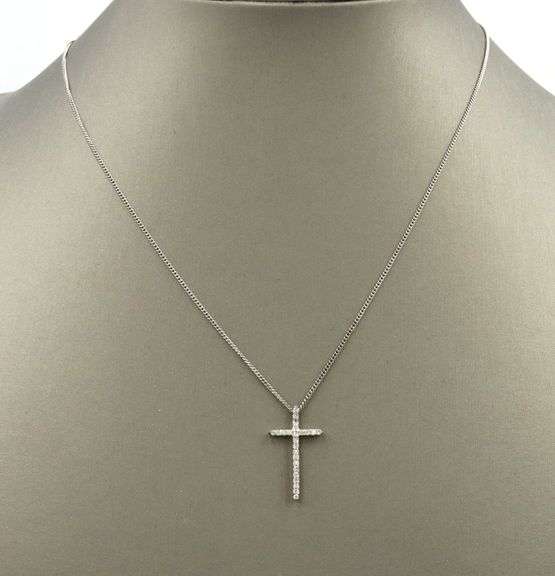 18kt White gold diamond cross pendant on chain