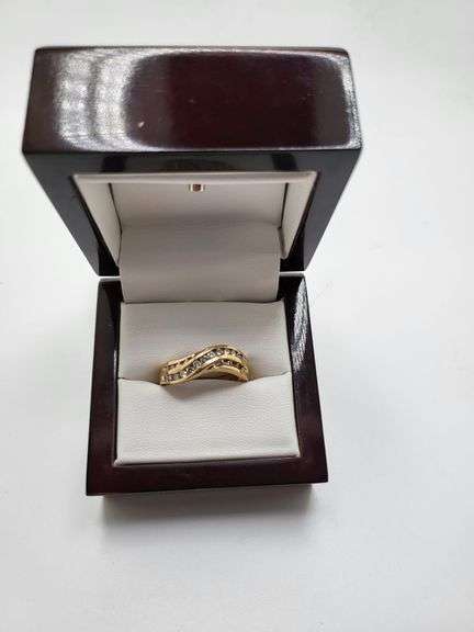 14k yellow gold diamond band, size 10 -4.6 gr