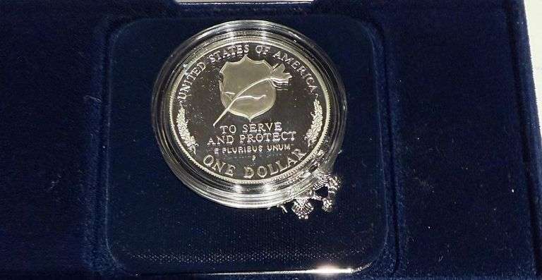 National Law Enforcement Memorial 1997 Unc Silver Dollar