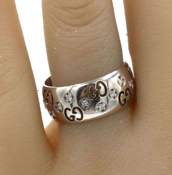 14kt White gold Gucci diamond Icon GG band