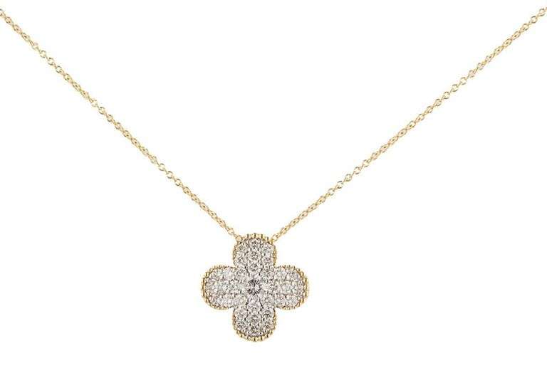 New 0.91ctw Diamond Cluster Clover Pendant Necklace in 14K