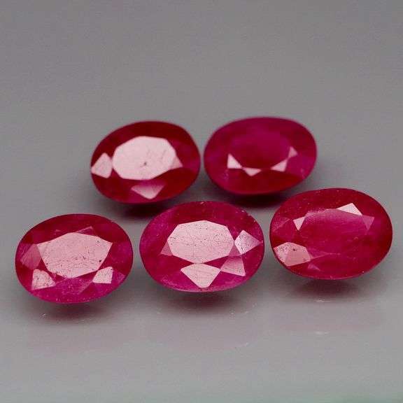 Collectors 7.10ct PIGEONS BLOOD Mozambique Ruby set!!!