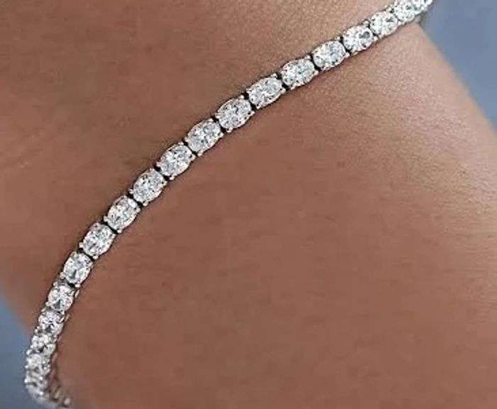 Magnificent 14K gold 3.85Ct  D, VVS1 lab grown diamond brccelet