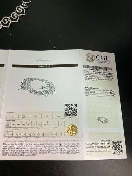 CERTIFIED BRAND NEW 18K WHITE GOLD DIAMOND HEART NECKLACE