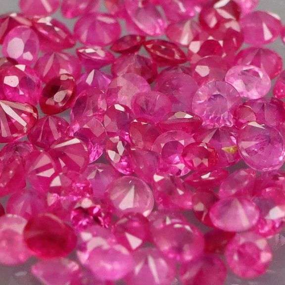 Heated only! 3.30ct hot pink Sapphire set!