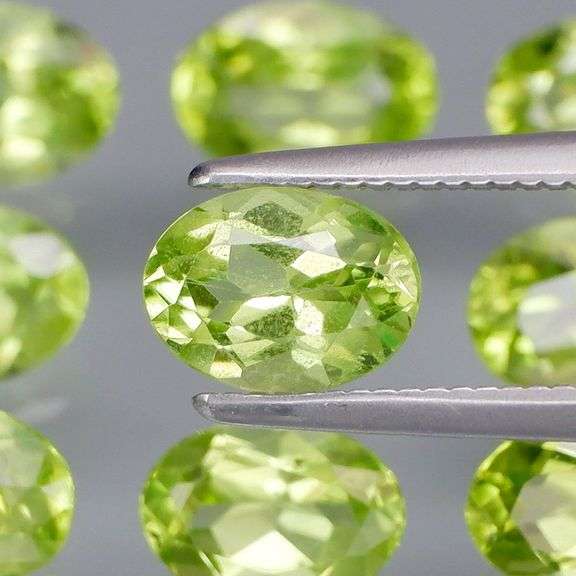 Oval cut! Untreated! Matched! 7.08ct Peridot set!