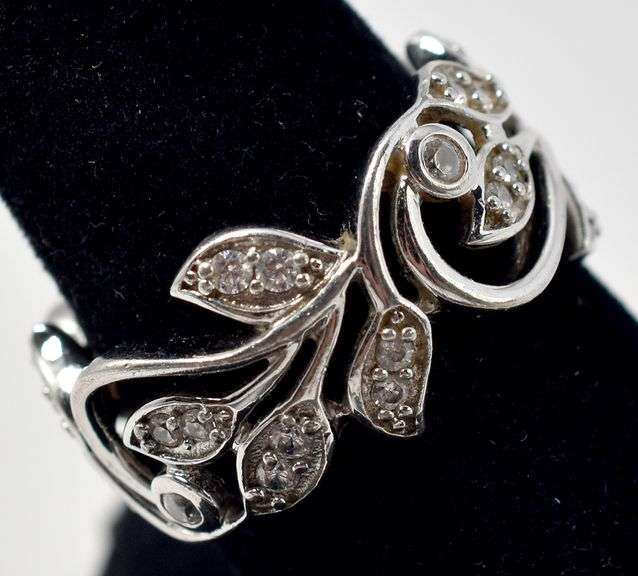 CZ gemstone Leaf Ring in Sterling Silver