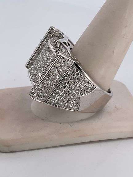 MEN'S CERTIFIED 14K WHITE GOLD DIAMOND RING. 7.50 CARATS OF DIAMONDS