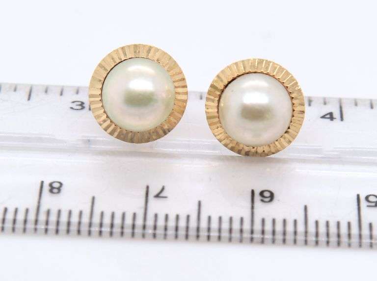 Elegant White Fresh Water Pearl Stud Earrings in Yellow Gold