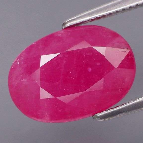 Vibrant!!! Top reddish pink 4.04ct pure Mozambique Ruby!!!