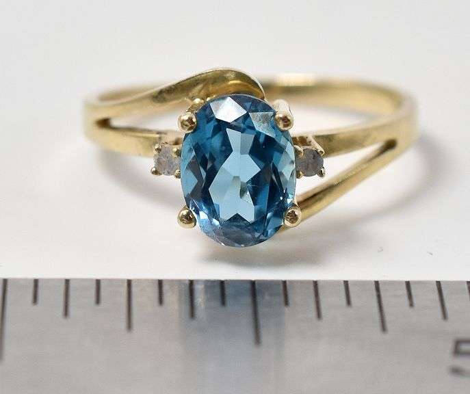 Wonderful 4K Yellow Gold Blue Topaz and Diamond Ring
