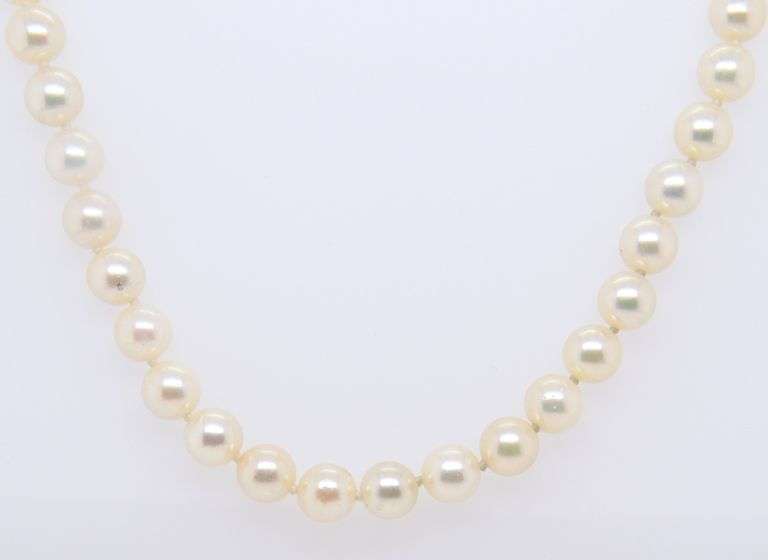 White Fresh Water Pearl Necklace