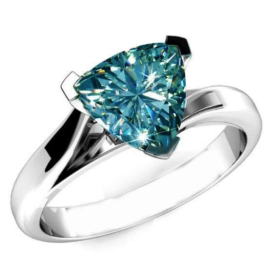 Sparkling 2.25 Ct Trillion Cut Emerald Green Moissanite Ring