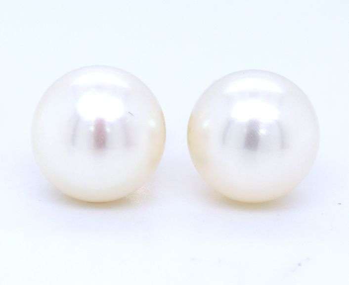 14kt Yellow gold Button pearl stud earrings