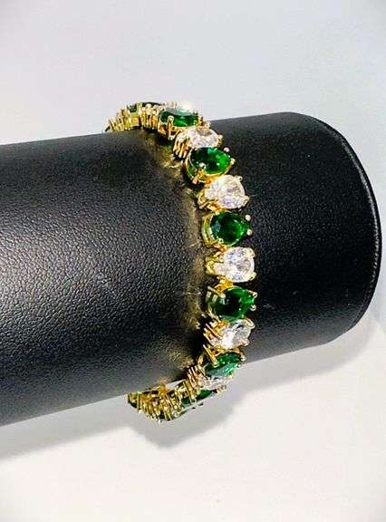 18 Kt White Gold Plated Huge 32.5 Ctw Lab Simulated Diamond and Green Emerald Tennis Bracelet