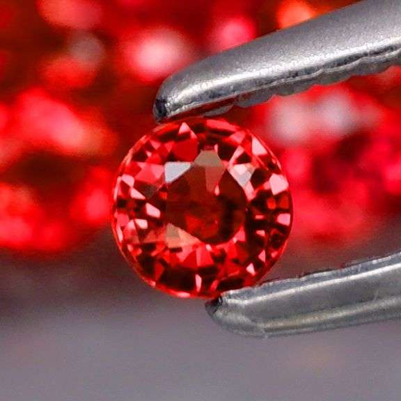 Vibrant!!! Simply Amazing 2.42ct imperial red Sapphire set!!!