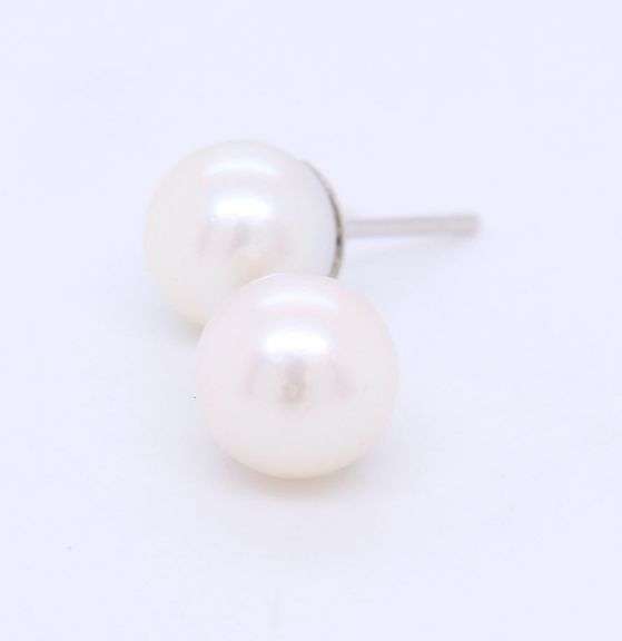 14kt White gold 7.5mm-8mm pearl stud earrings