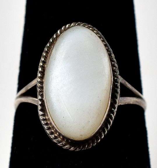 Vintage Mother of Pearl Ring in Sterling Silver