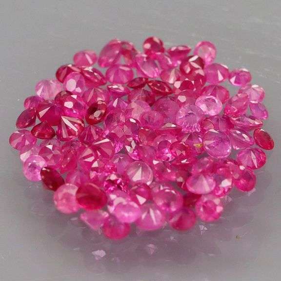 Heated only! 3.30ct hot pink Sapphire set!