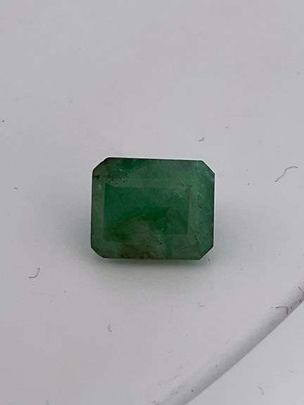 CERTIFIED NATURAL EMERALD 3.92 CARAT