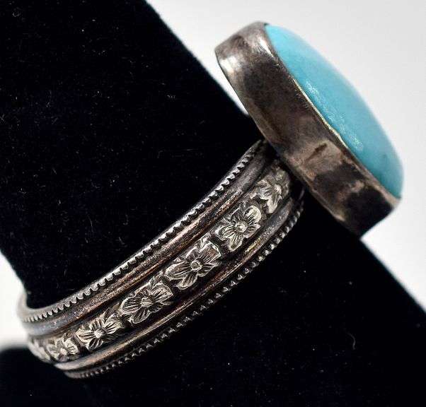 Turquoise Ring with Floral Design in Sterling Silver